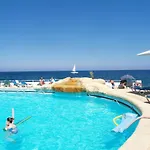 Centric And Modern Penthouse Close To Amenities مسيدا